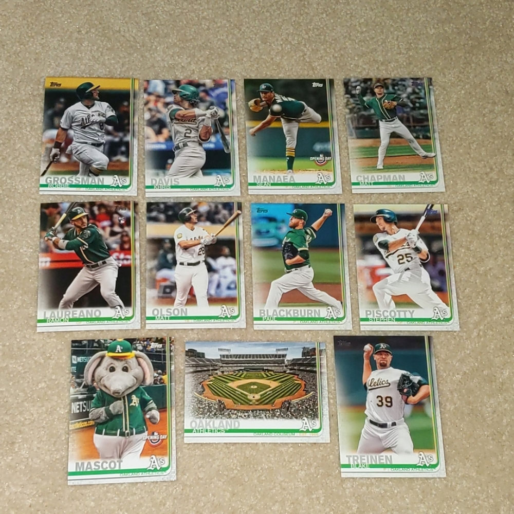Topps 2019 Oakland A's lot of 11 cards